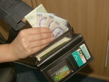 Modificările agreate cu reprezentanții sindicatelor privind Legea salarizării au fost adoptate de Guvern